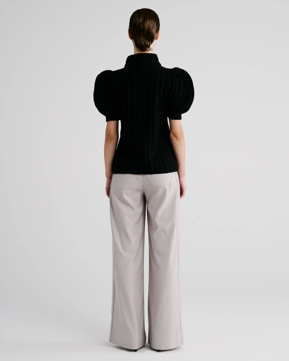 Violante Nessi Riley Maglia Nera Cashwool Maniche Corte