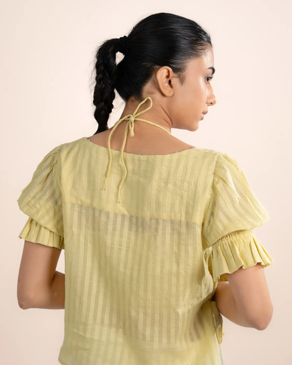 Our Dve Koi top incrociato giallo ocra cotone