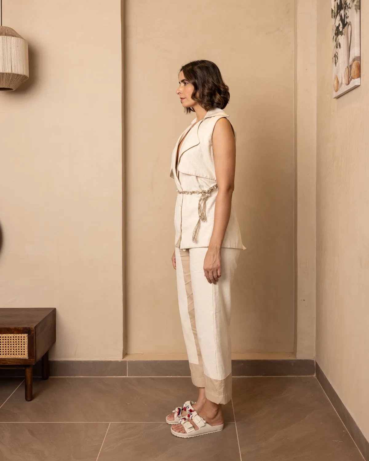 Our Dve Knot coordinato top pantaloni beige cintura corda