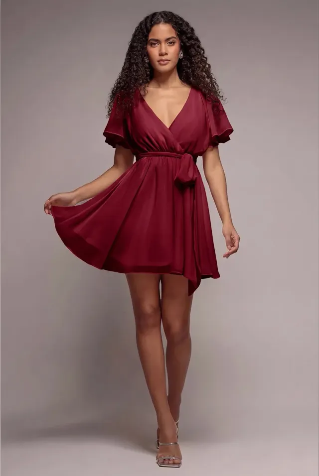 Goddiva Flutter Sleeve abito mini berry a portafoglio