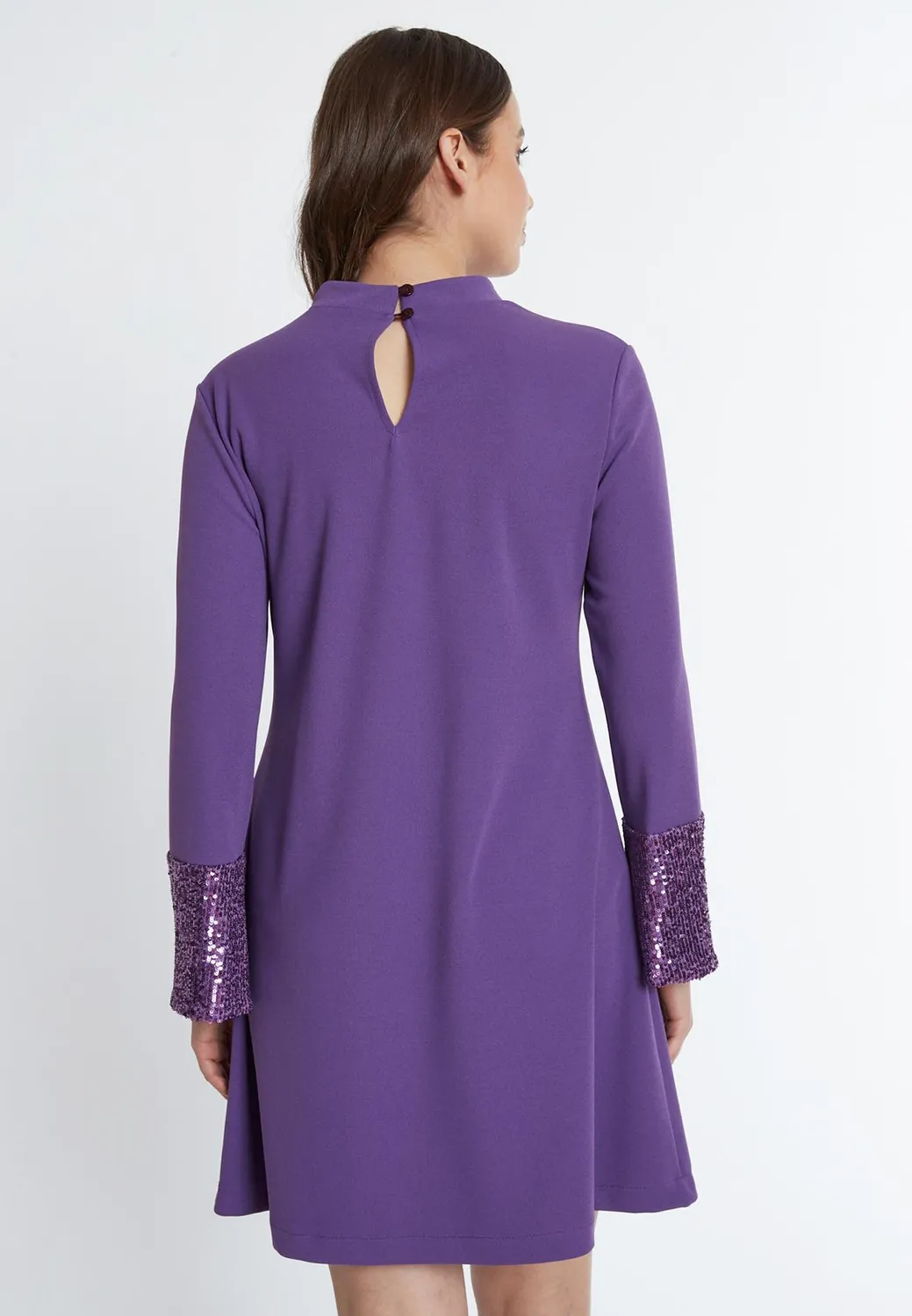 Ana Alcazar Saliba abito viola linea A paillettes
