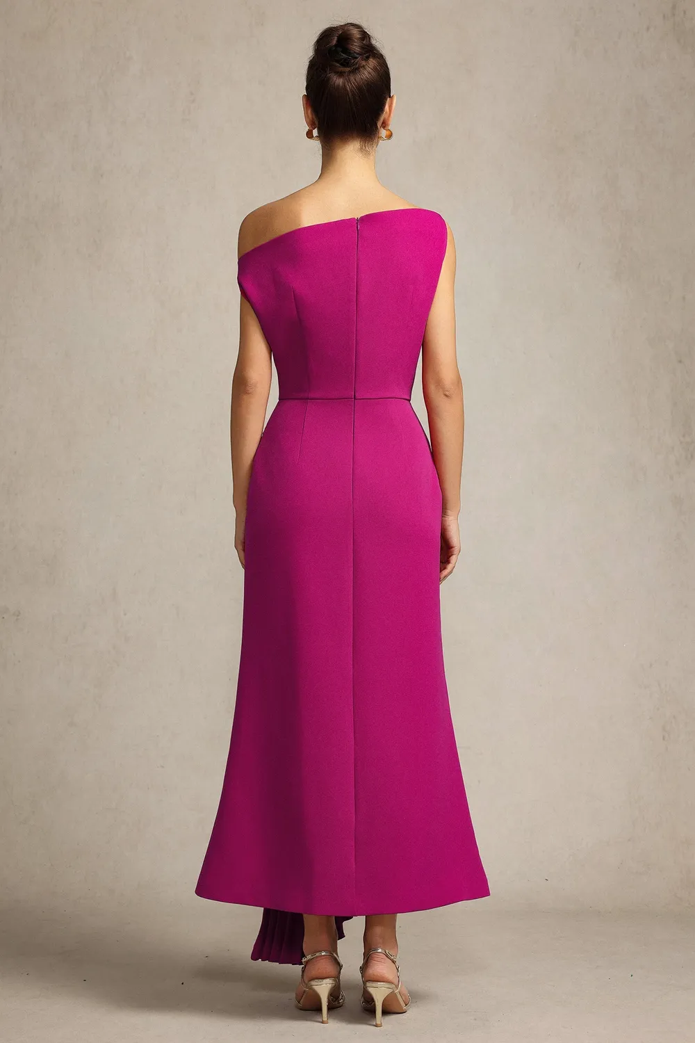 Bella Barnett Paulina abito midi rosa monospalla drappeggio
