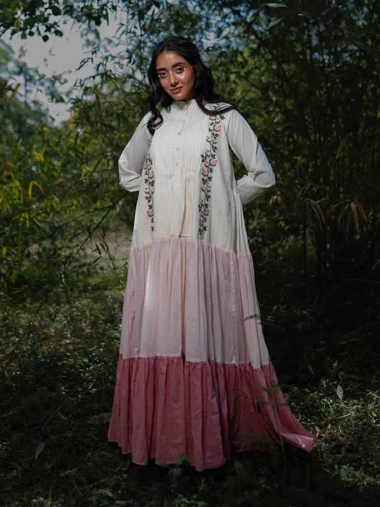 Our Dve Fae Paschar Dress abito beige rosa cotone