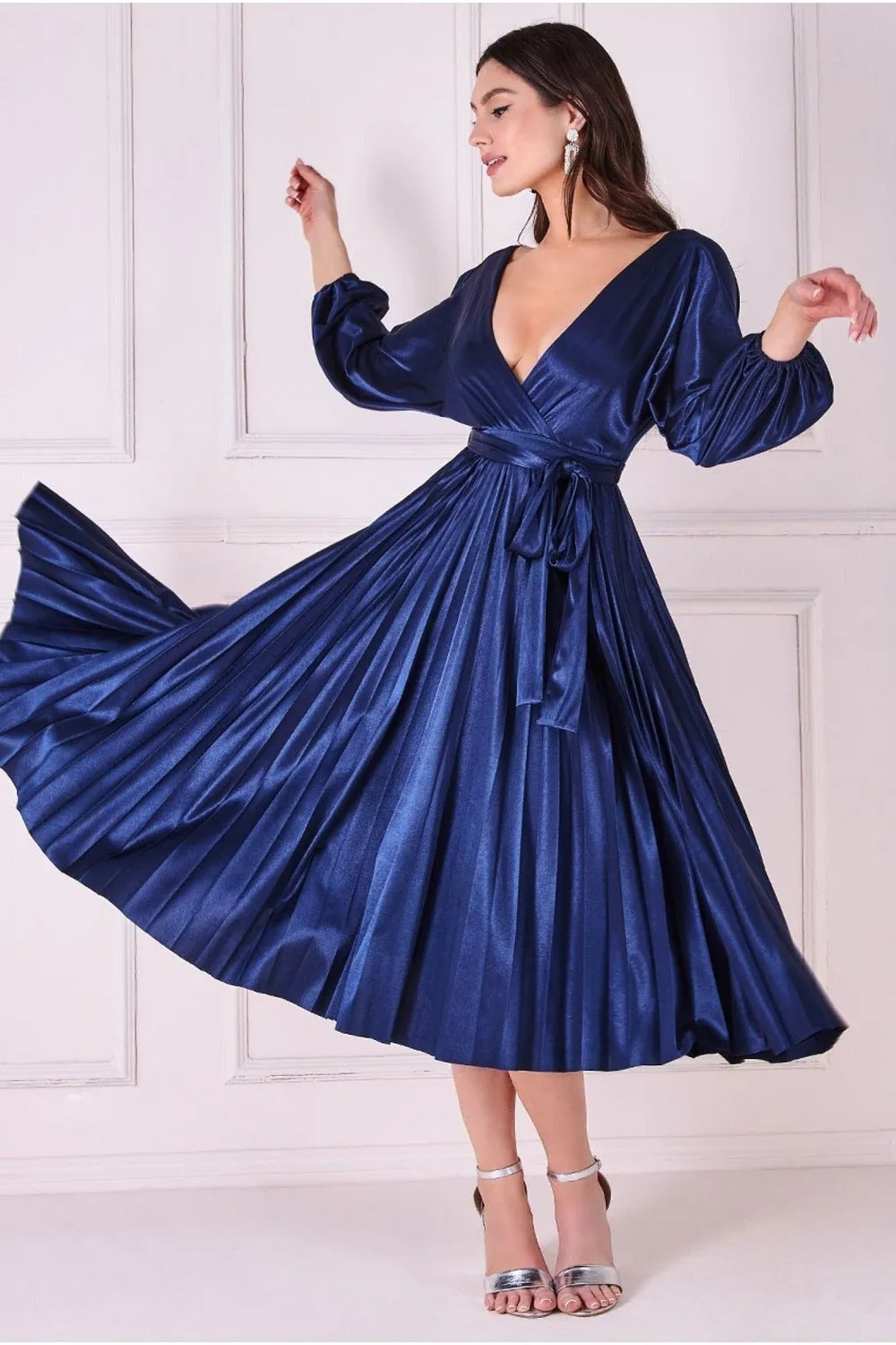 Goddiva DR3921 Satin Abito midi navy plissé incrocio