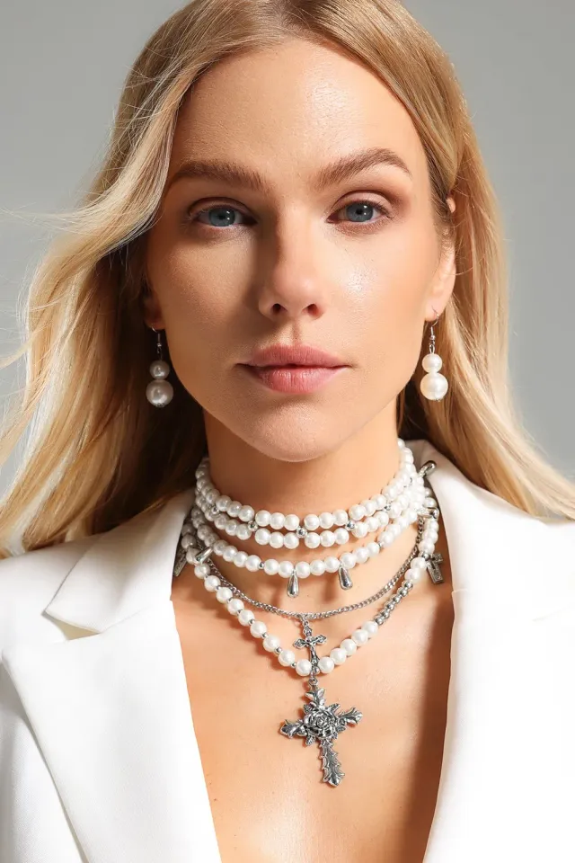 Bella Barnett Julia Triple Pearls collana bianca