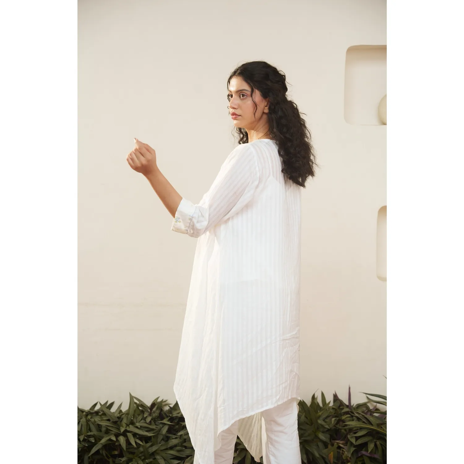 Our Dve Capsule 7 completo bianco top e pantalone cotone