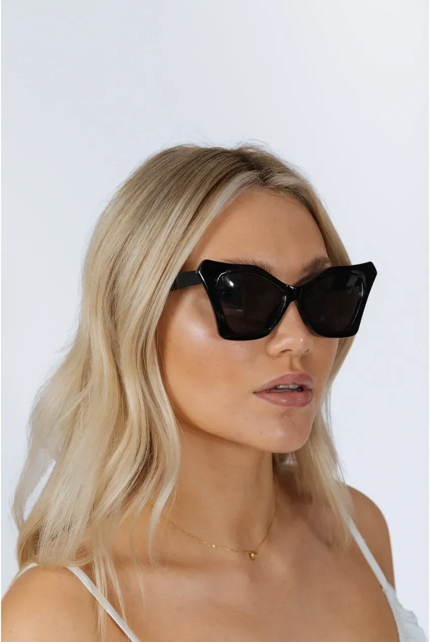 SVNX Cat-Eye SG2510802 occhiali da sole neri oversize UV400