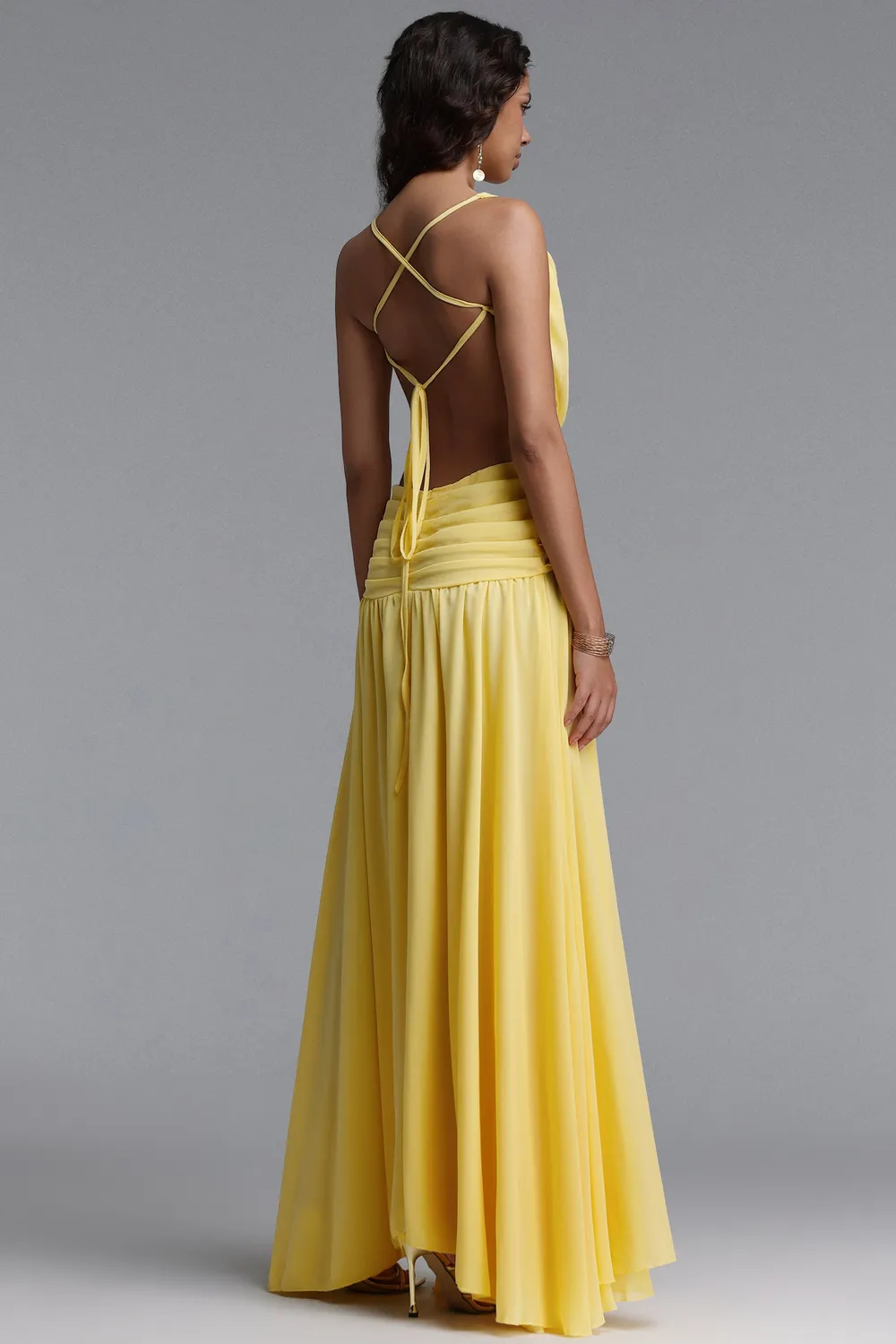 Bella Barnett Ivanna abito maxi giallo scollo V spacco