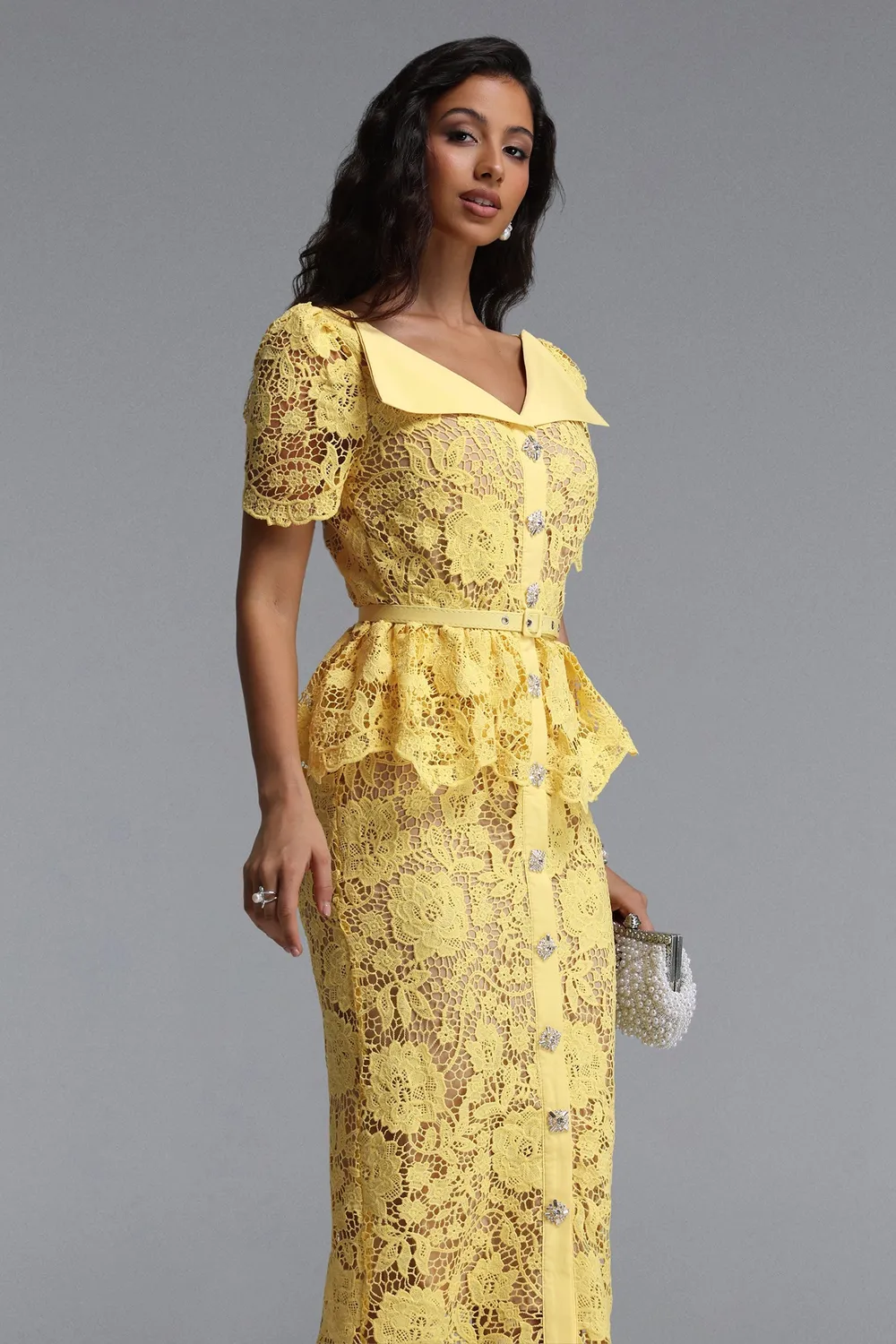 Bella Barnett Quinn abito maxi pizzo giallo floreale