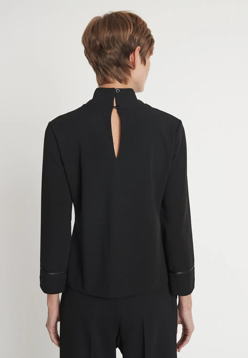 Ana Alcazar Harvos camicia collo alto nera