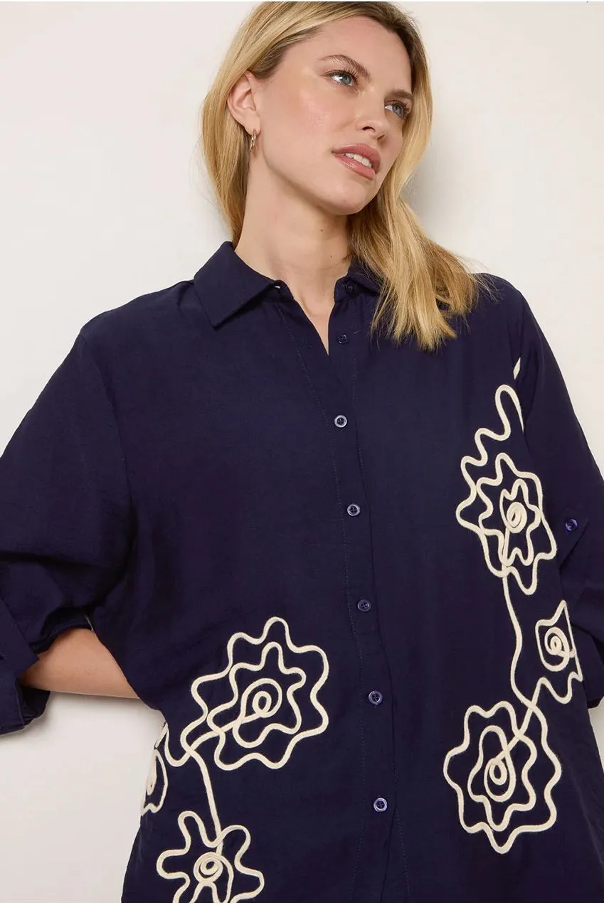 Blue Vanilla Floral Embroidery camicia blu navy ricamata