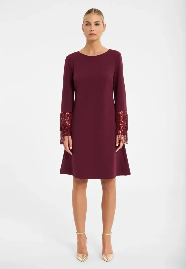 Ana Alcazar Cebena abito bordeaux frange paillettes