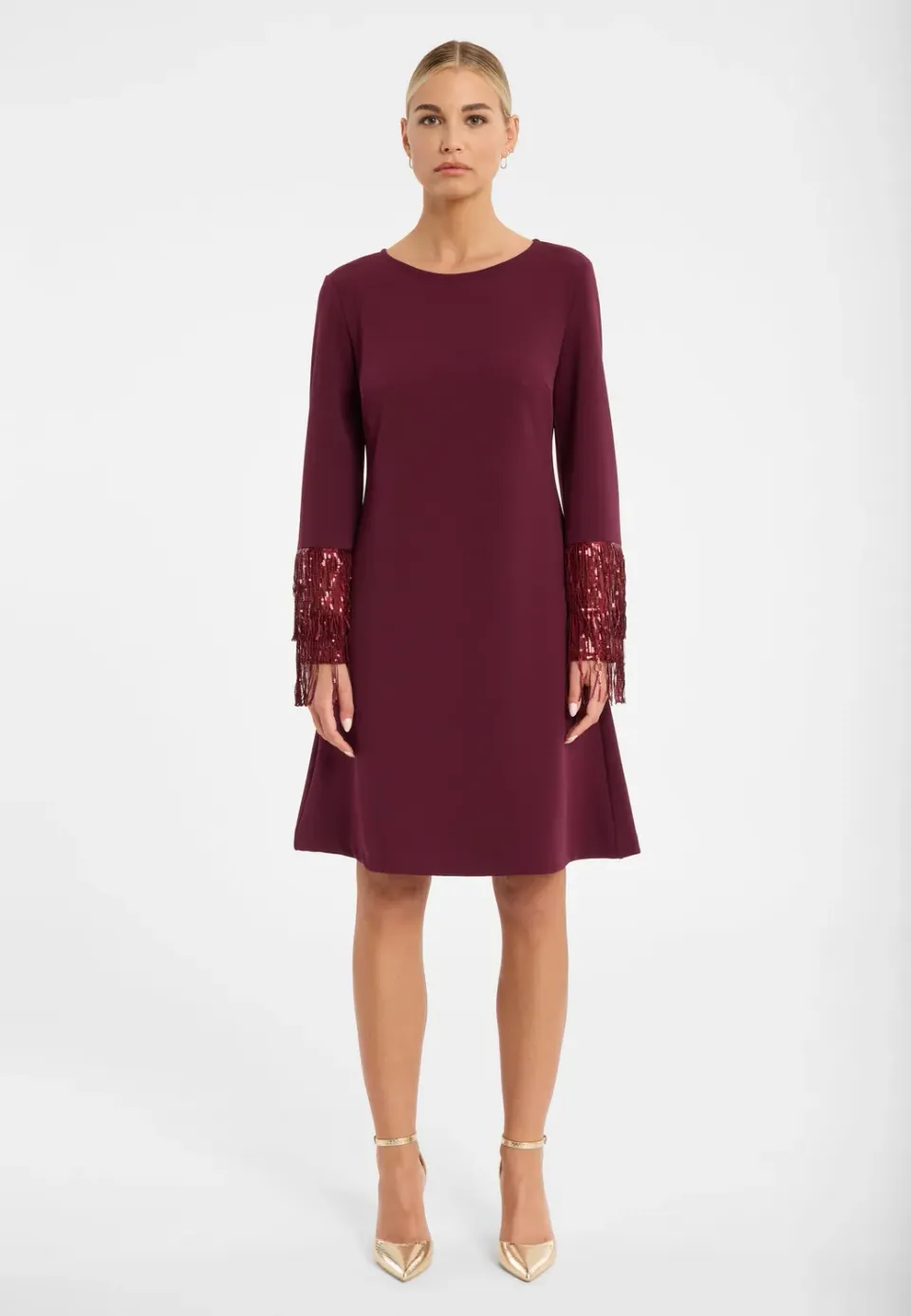 Ana Alcazar Cebena abito bordeaux frange paillettes