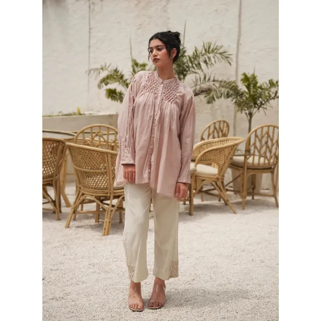 Our Dve Capsule 13 pantaloni beige rosa tessuti a mano