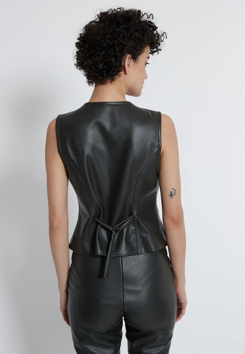 Ana Alcazar Habane gilet ecopelle nero aderente