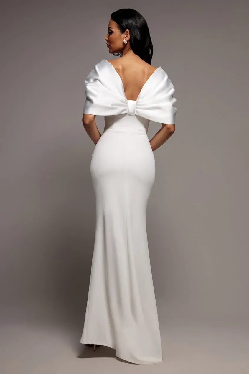 Goddiva Off Shoulder Satin Bow abito maxi bianco scuba