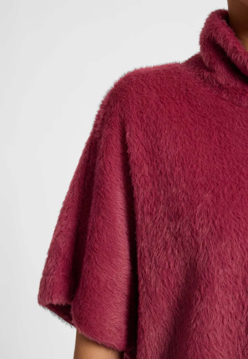 Ana Alcazar Enirea maglione peluche bordeaux maniche corte