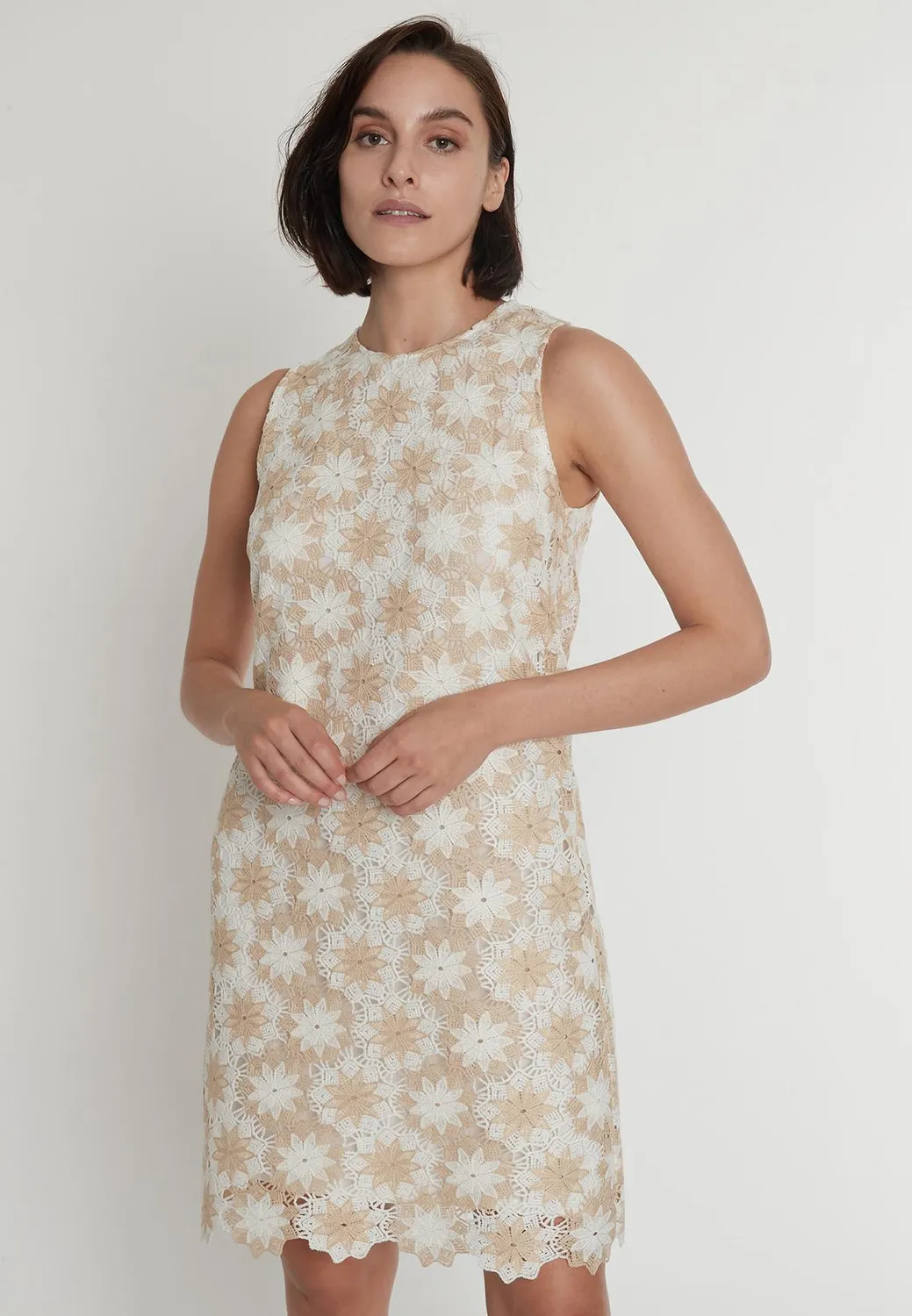Ana Alcazar Pada abito in pizzo beige corto