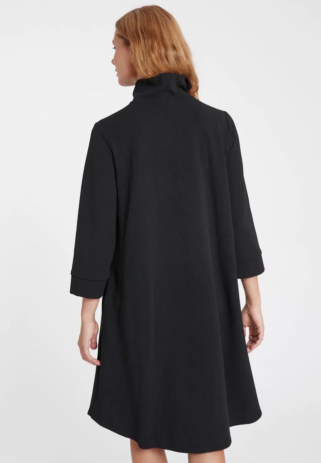 Ana Alcazar Sigate abito trapezio nero dolcevita