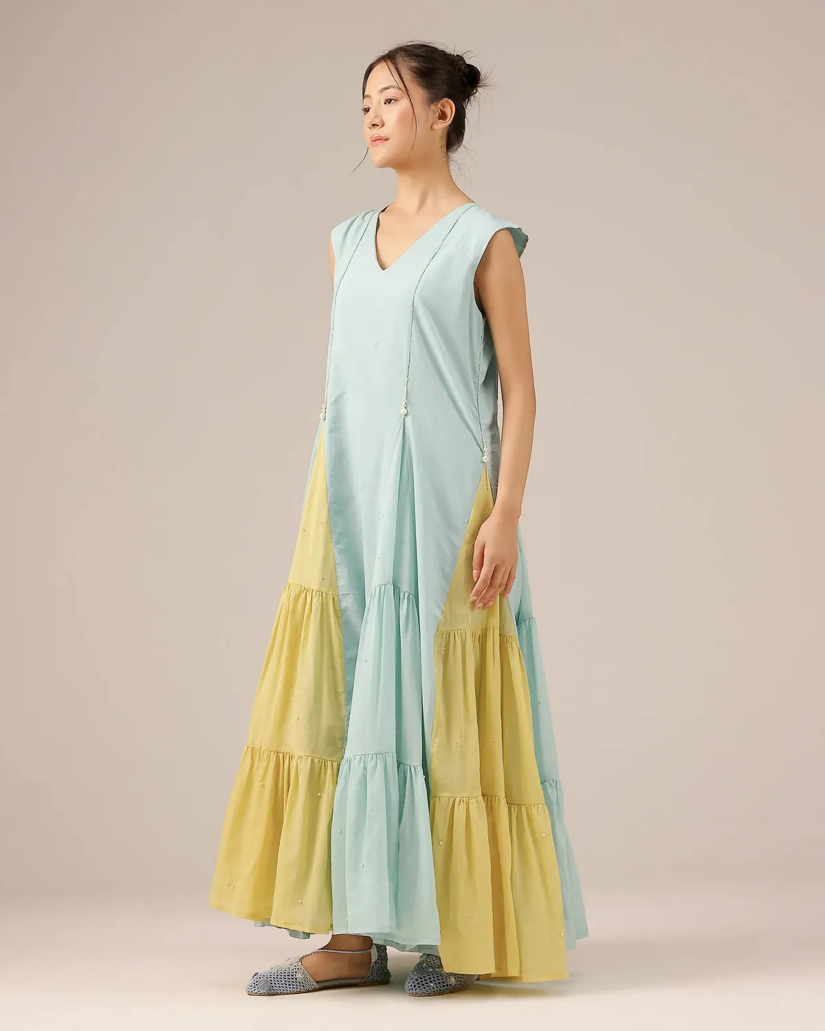 Our Dve Blush Pearl abito midi azzurro scollo a V cotone