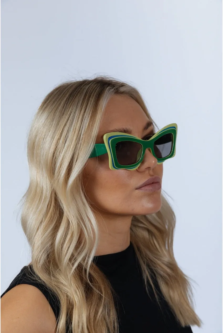 SVNX Bold Butterfly occhiali sole cat-eye verde lime