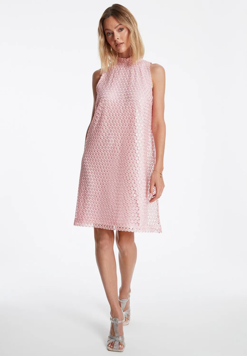 Ana Alcazar Zadea abito pizzo rosa corto