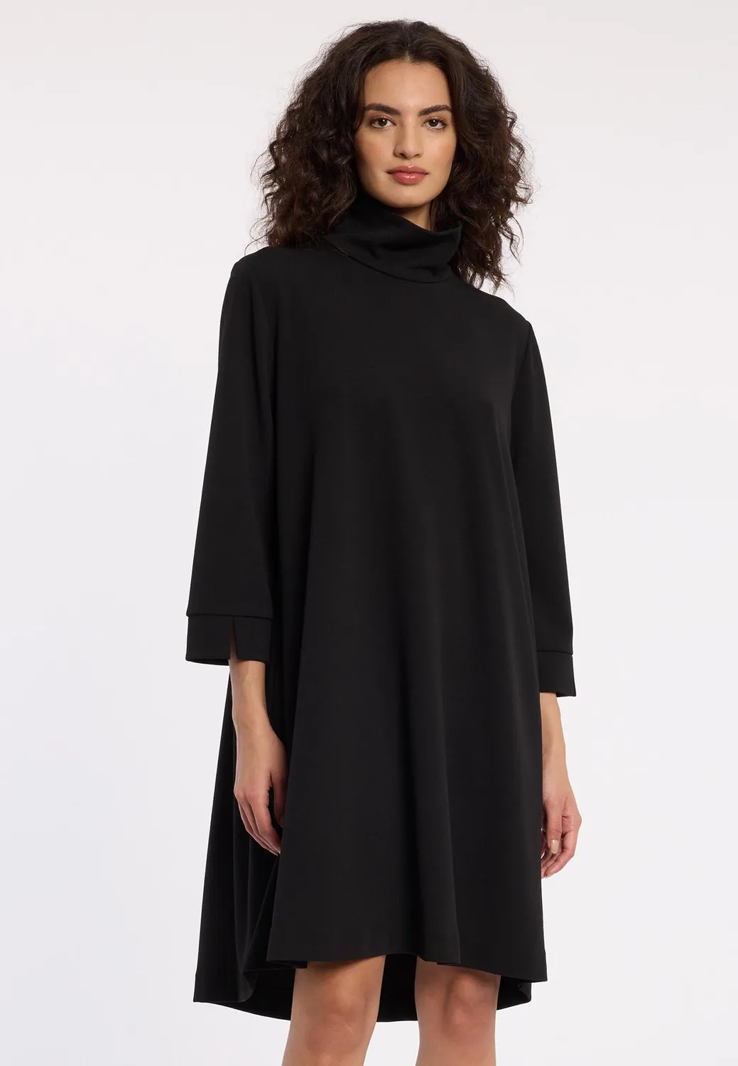 Ana Alcazar Adna abito dolcevita nero tasche