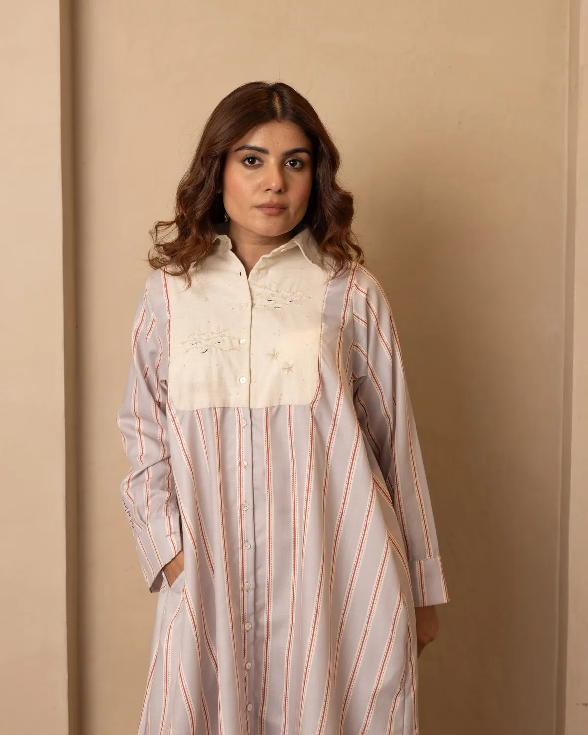 Our Dve Marina abito camicia beige grigio luglio