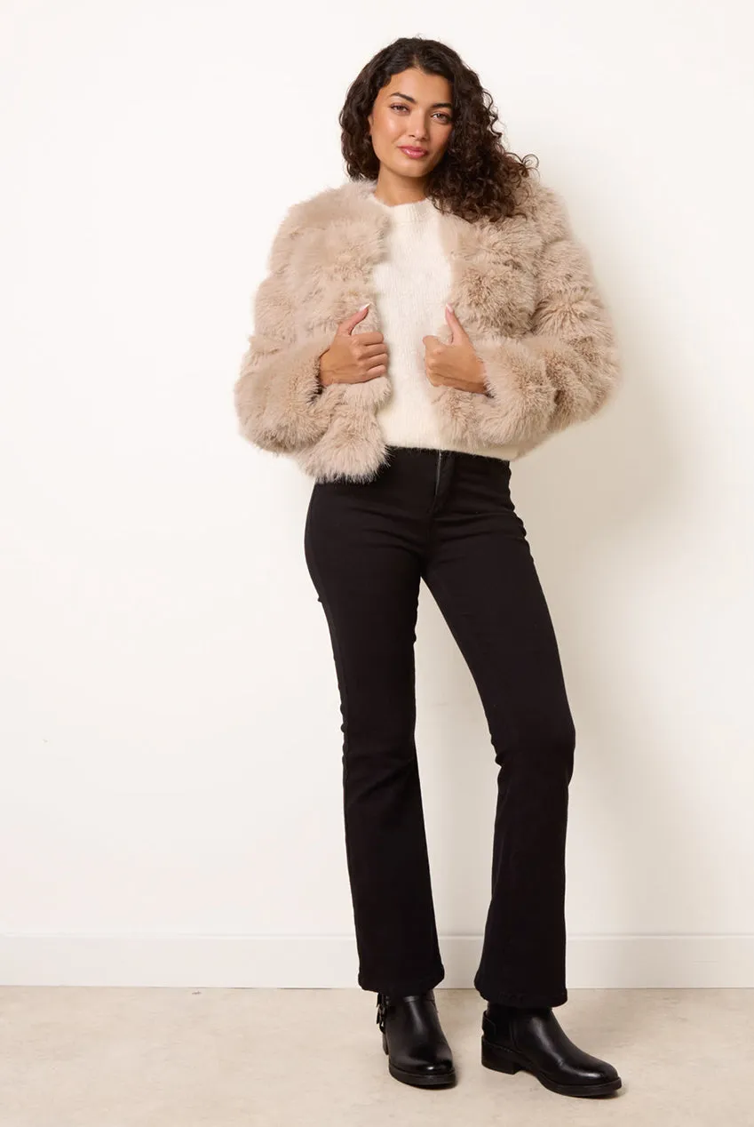 Blue Vanilla cappotto corto ecopelliccia beige collo tondo