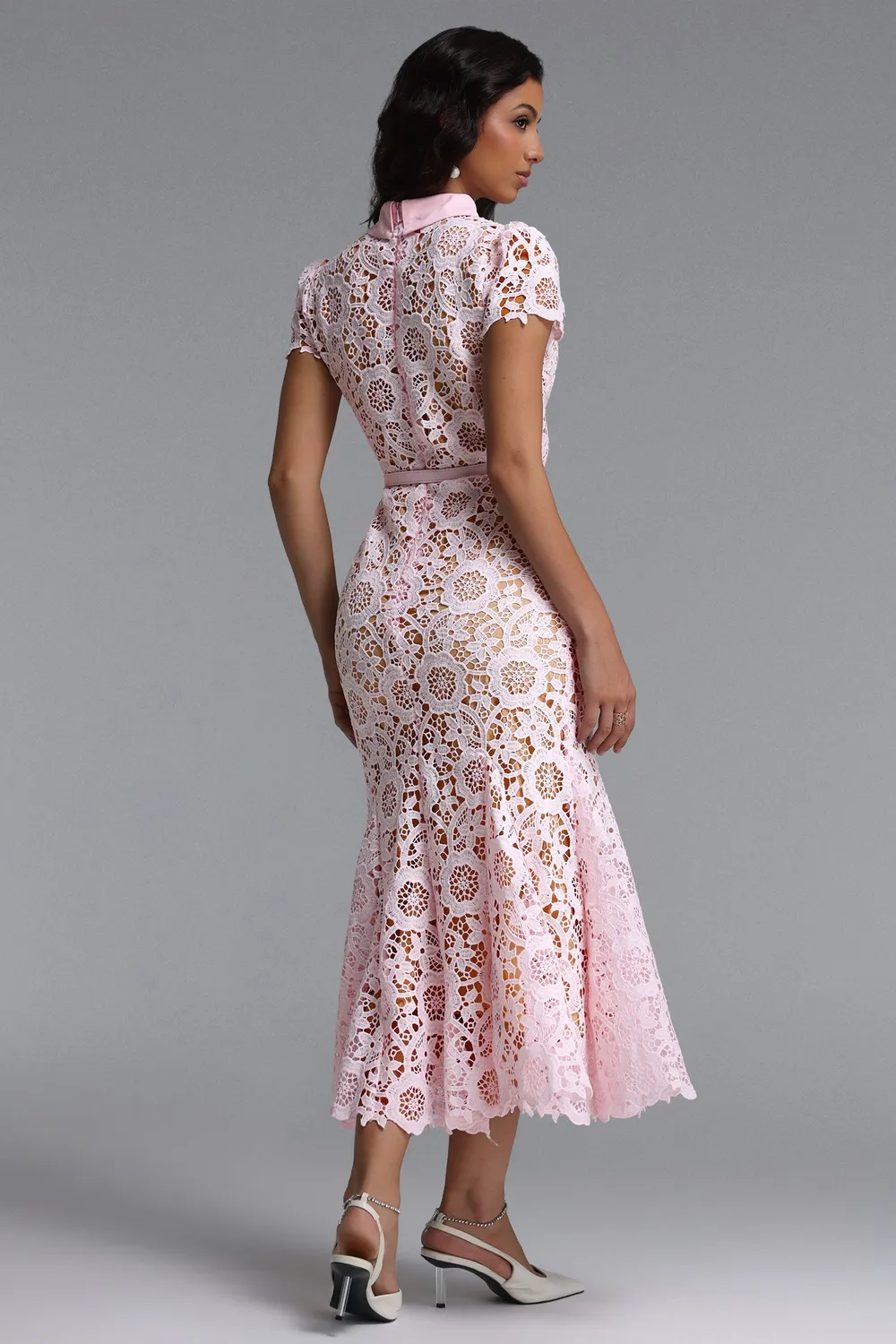 Bella Barnett Felix abito maxi pizzo rosa manica corta