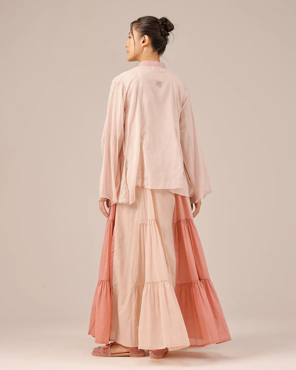 Our Dve Blush Pearl completo abito giacca rosa perle