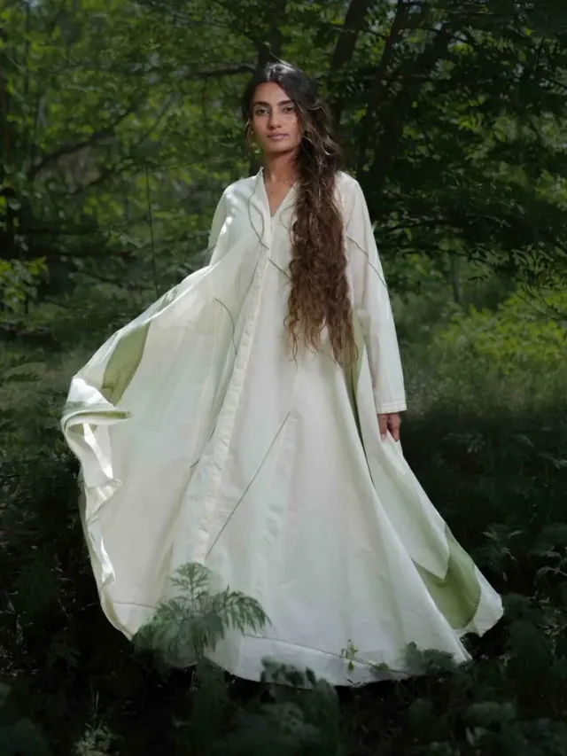 Our Dve Fae Lailah vestito beige maniche lunghe cotone