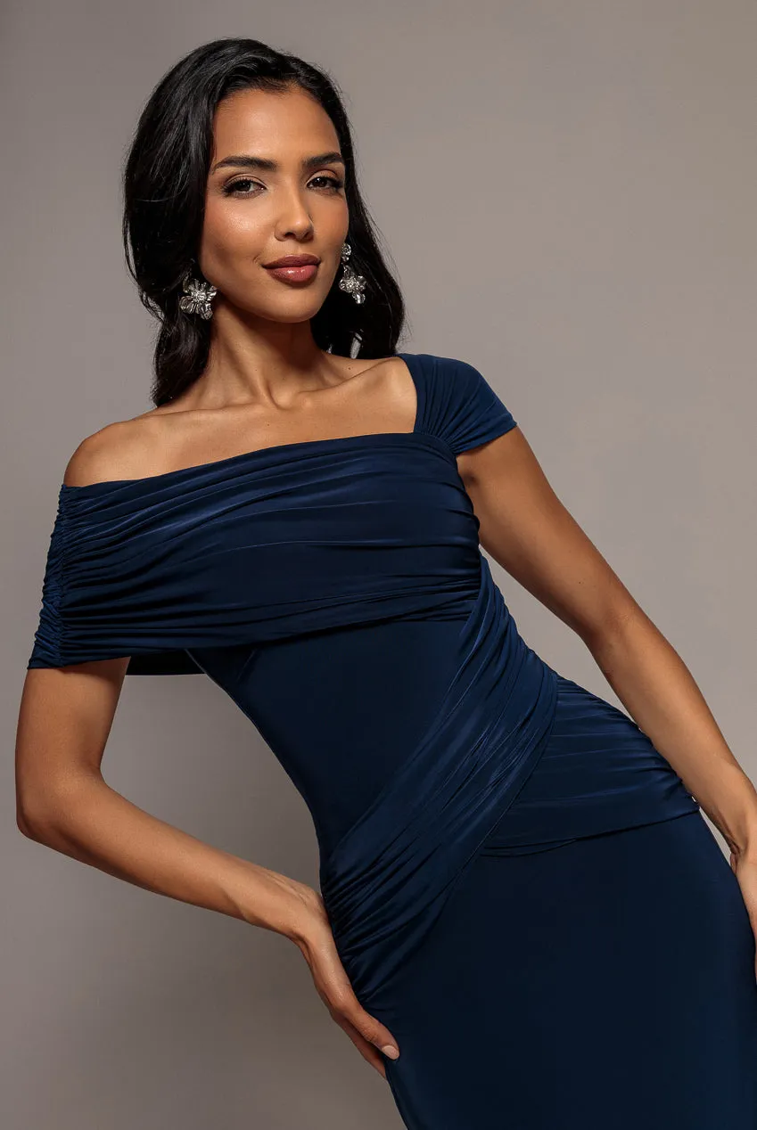 Goddiva Asymmetric Neck Gathered Waist abito lungo blu navy