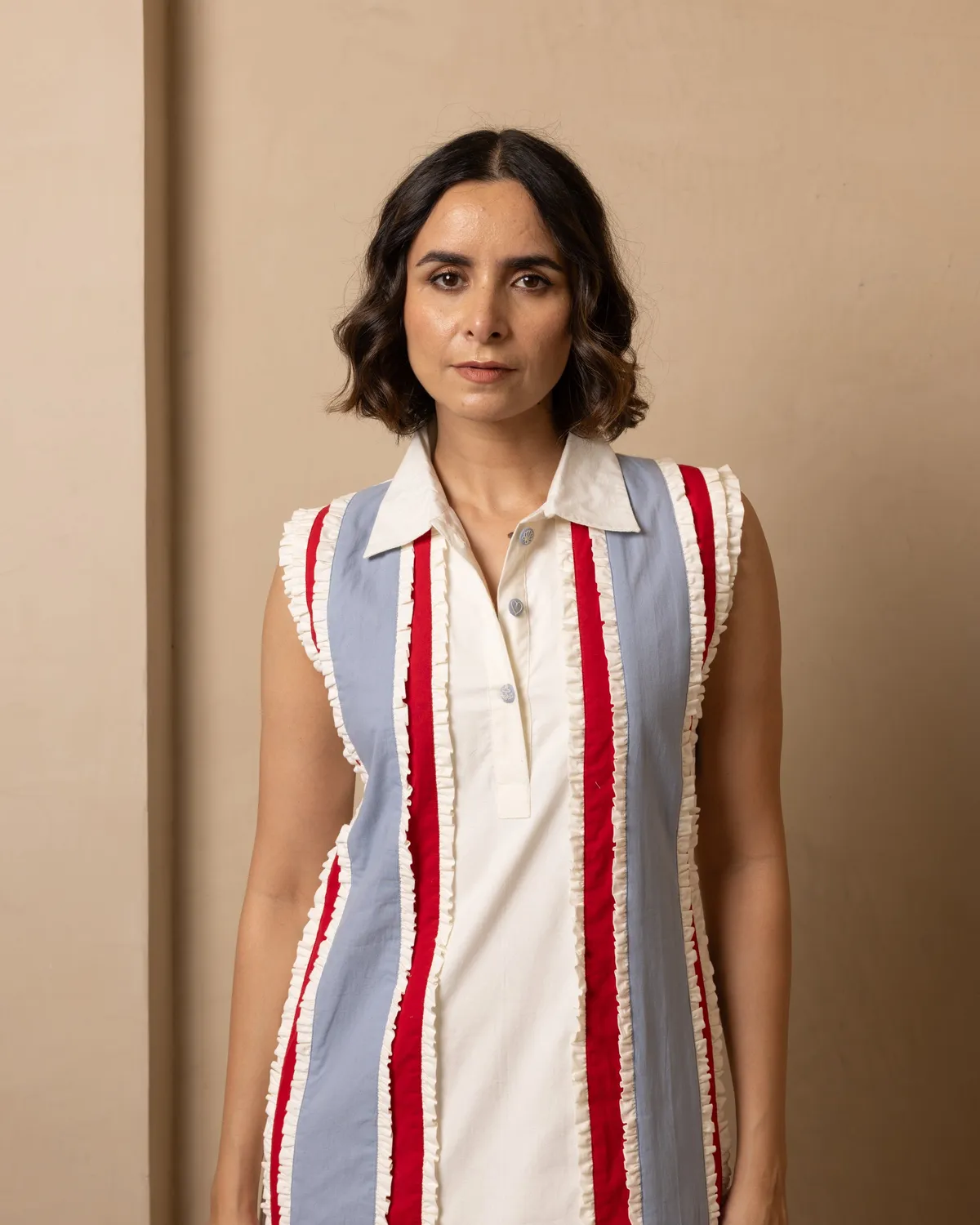 Our Dve Nautica Seraph Abito beige rosso poplin