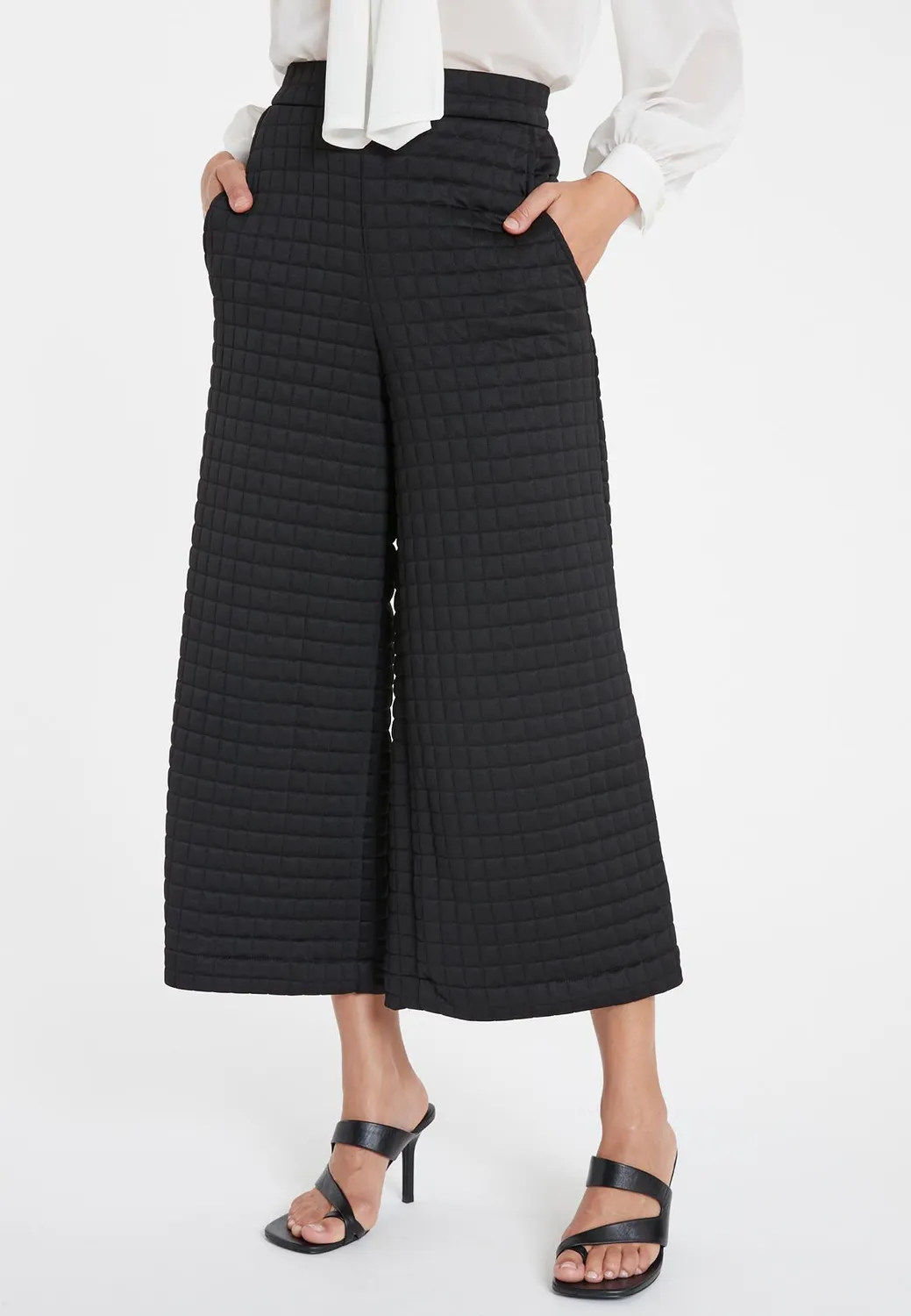 Ana Alcazar Savosa pantaloni culotte trapuntati 7/8