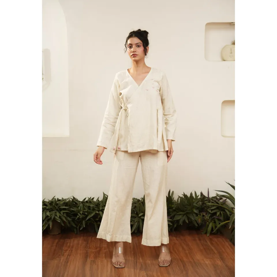 Our Dve Capsule 11 pantaloni beige tessuti a mano