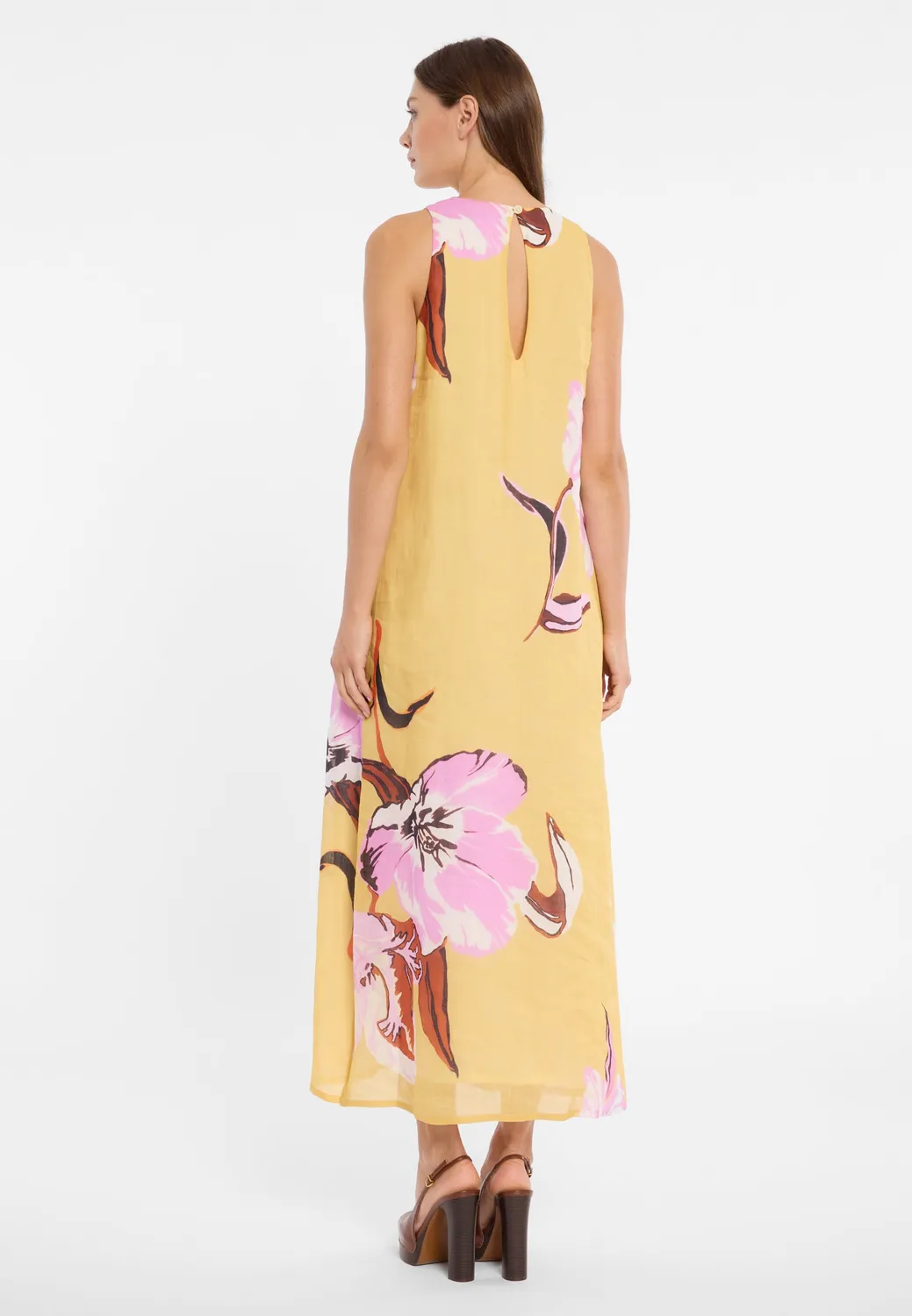 Ana Alcazar Dorejas abito lungo giallo fiori lino