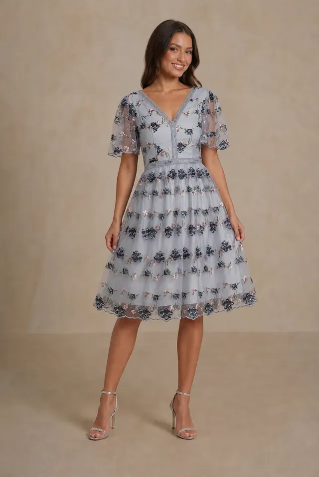 Chi Chi London Floral abito pizzo midi blu ricamo floreale