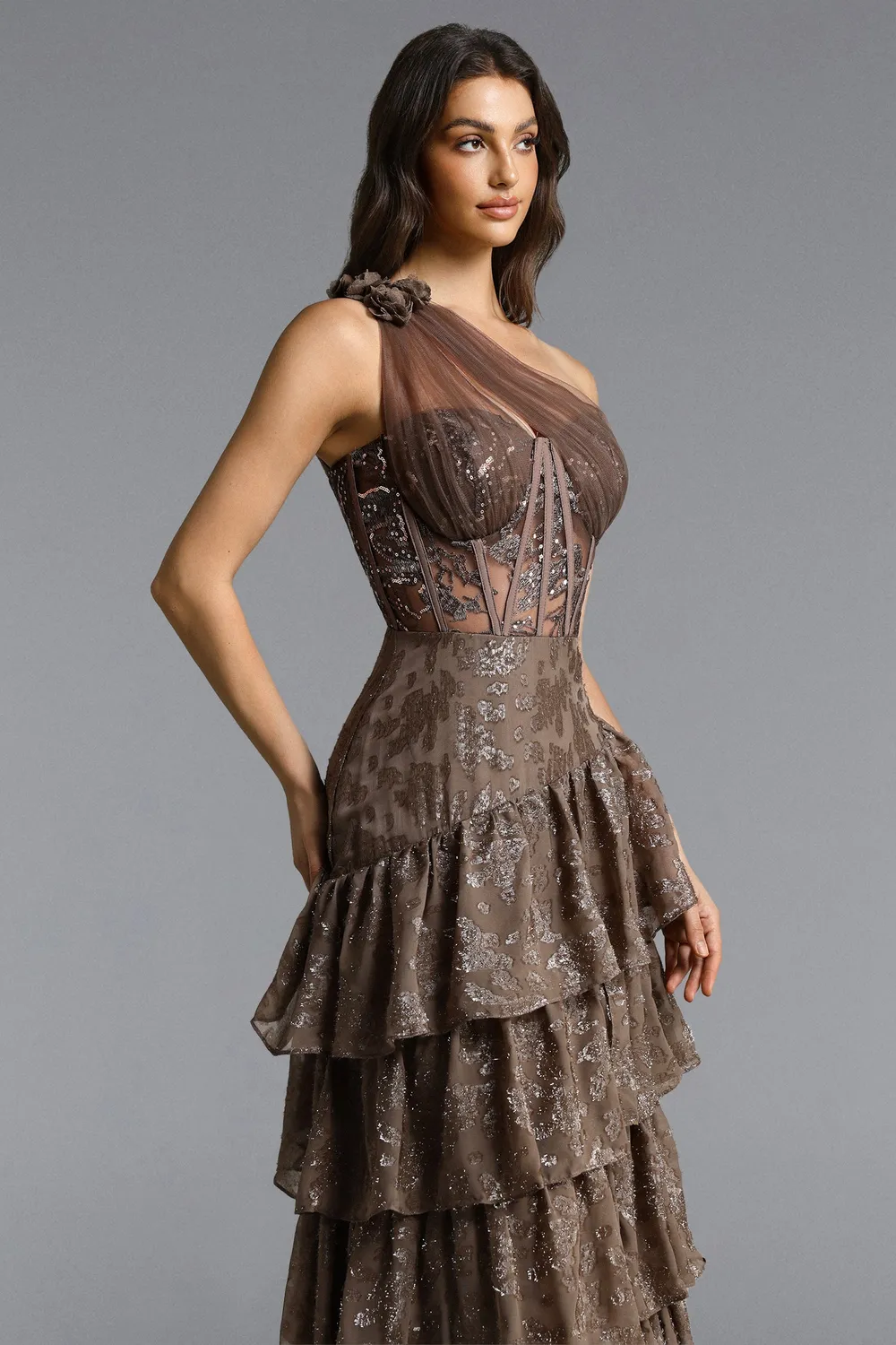 Bella Barnett Hedar Abito Maxi Paillettes Marrone Monospalla