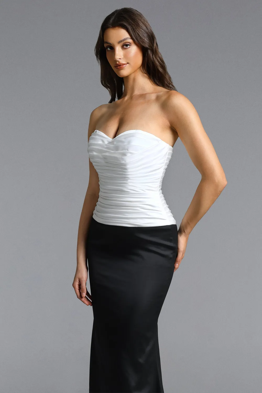 Bella Barnett Diona maxi abito bustier nero bianco satin