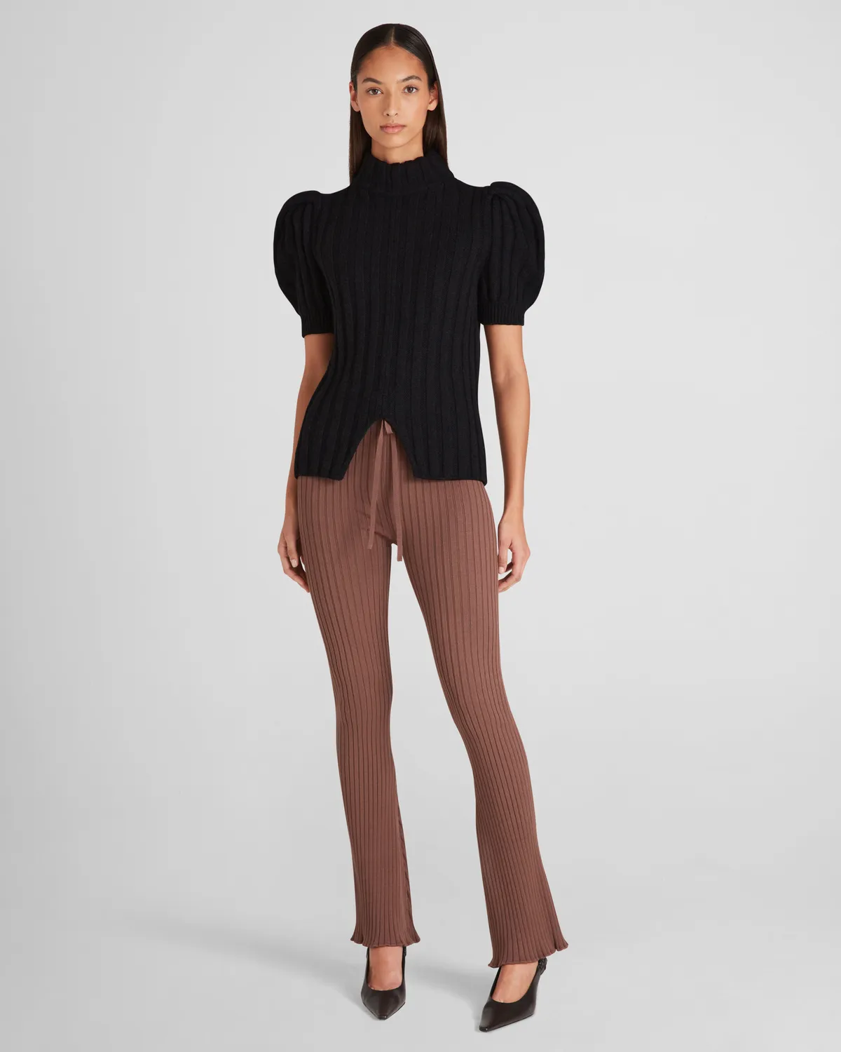 Violante Nessi Svevo pantaloni maglia marrone zampa