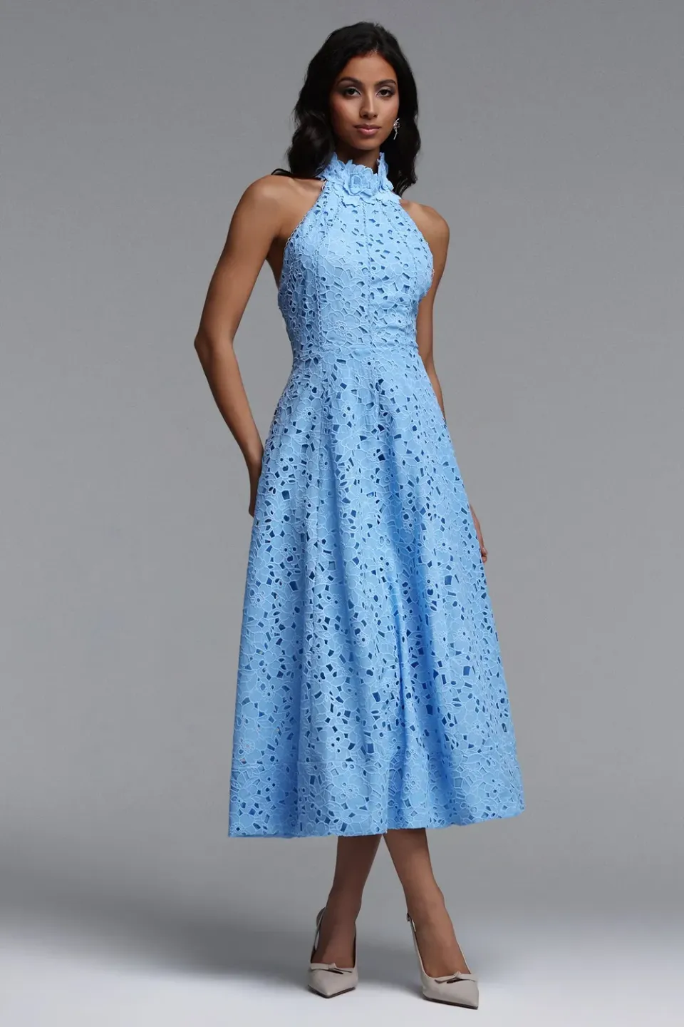 Bella Barnett Nuvola abito midi blu scollo halter