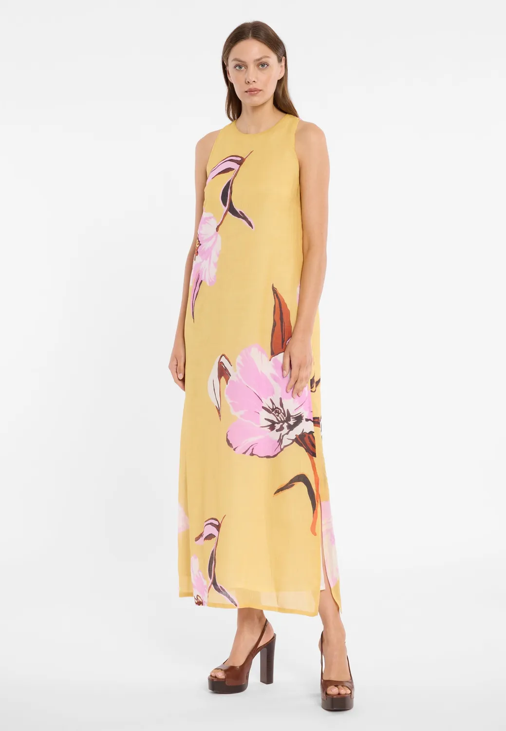 Ana Alcazar Dorejas abito lungo giallo fiori lino