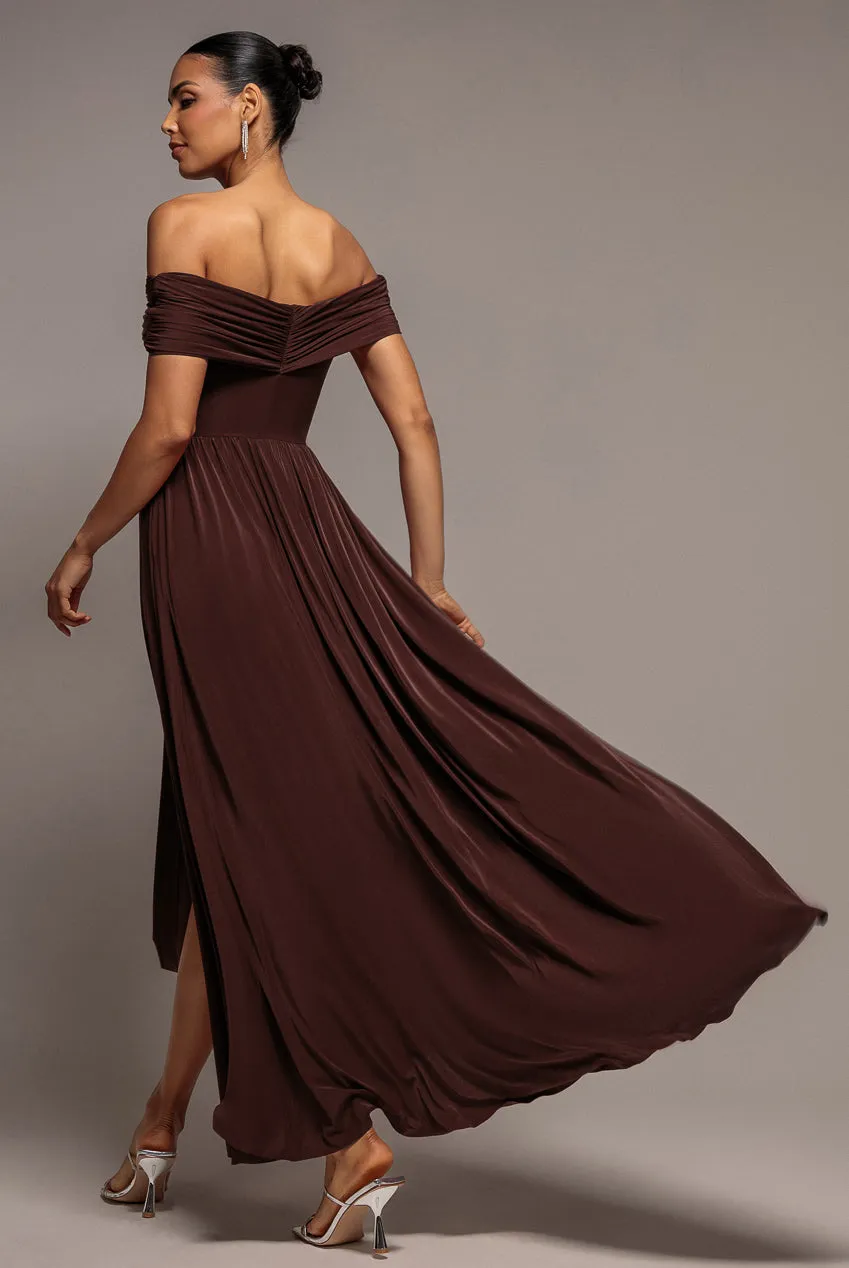 Goddiva Abito Maxi Bardot Marrone Scuro con Spacco