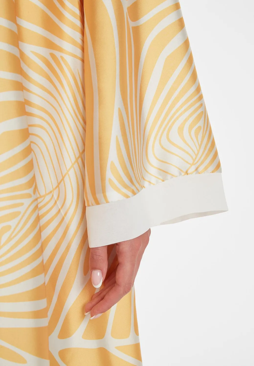 Ana Alcazar Zeana abito raso fantasia piume giallo