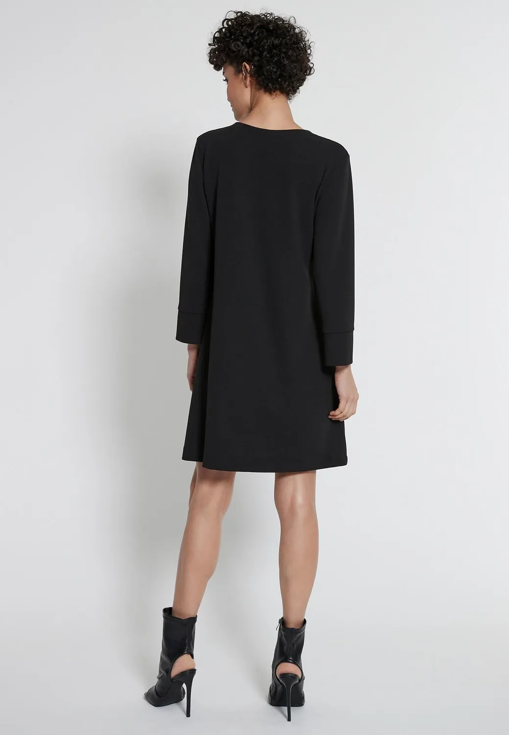 Ana Alcazar Harpa abito tunica nero elegante