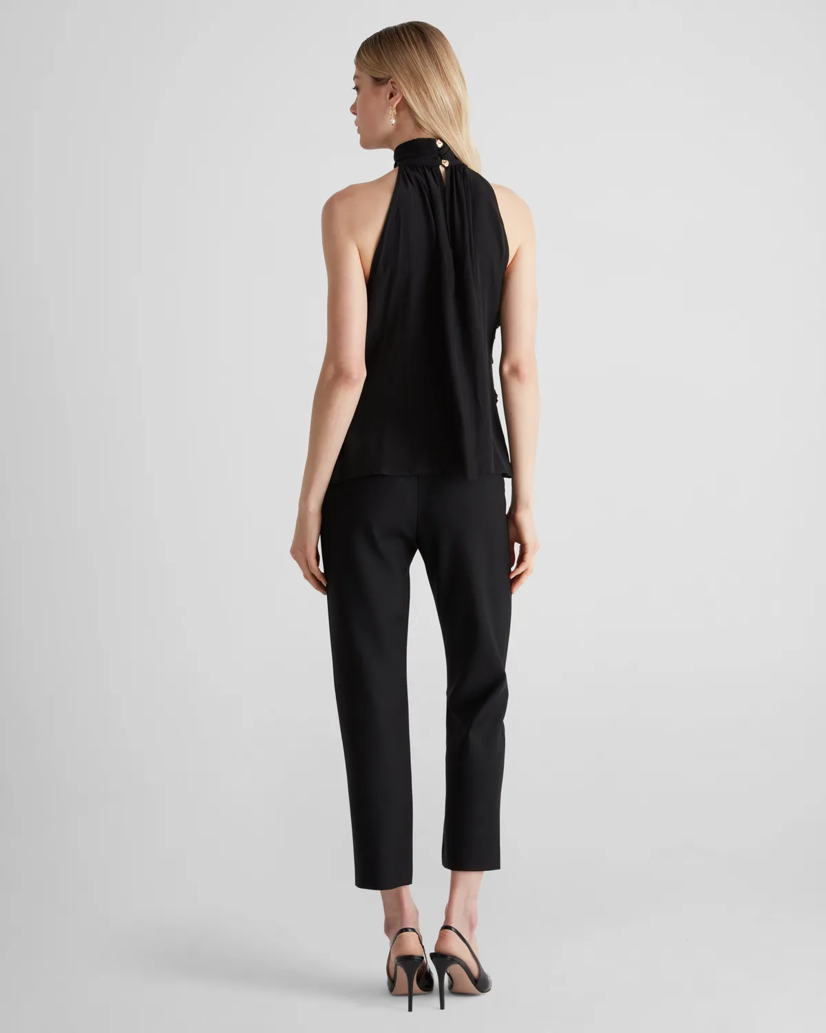 Violante Nessi Vasari Top Seta Nero Scollo all'Americana