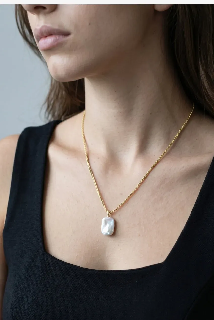 Uchi & Soto Shinju Gold Square collana oro perla quadrata
