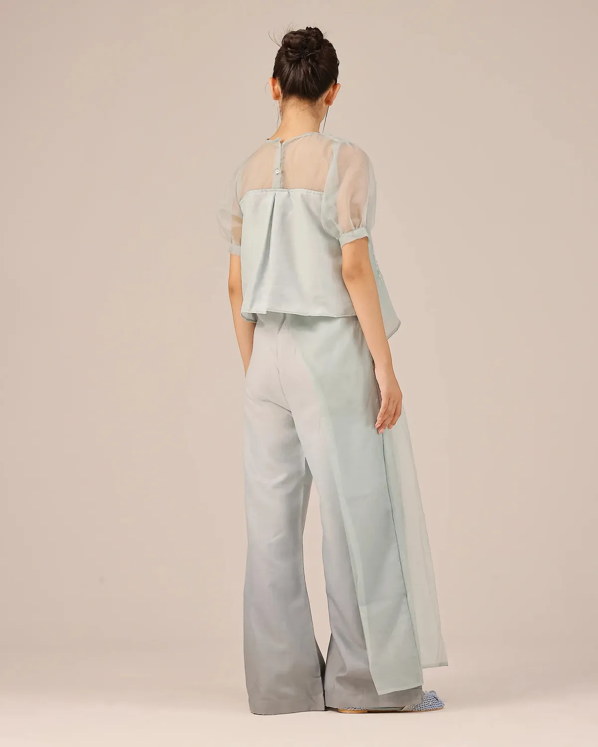Our Dve Blum Jelly Top Pant completo grigio organza