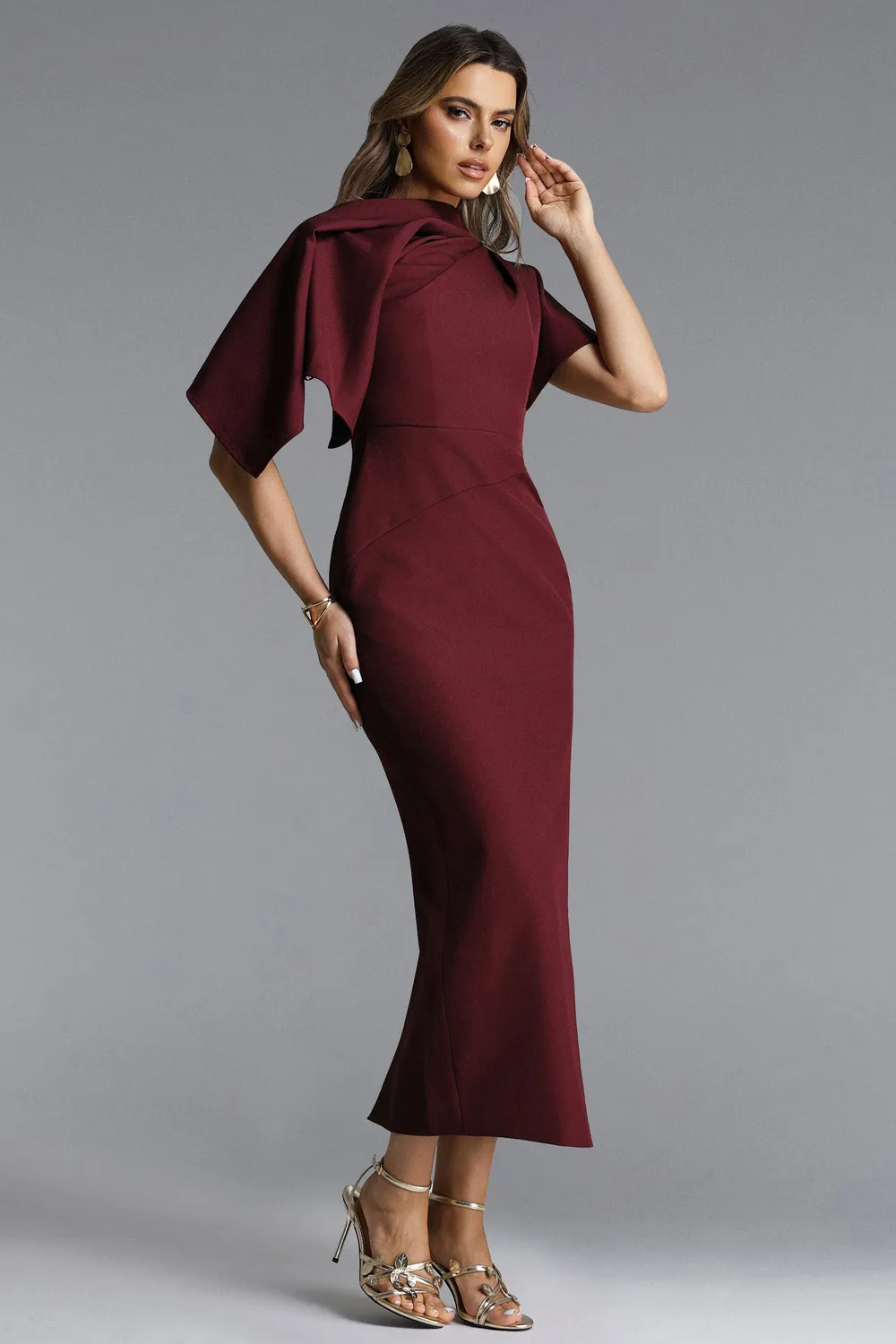 Bella Barnett Ferean abito maxi rosso manica corta